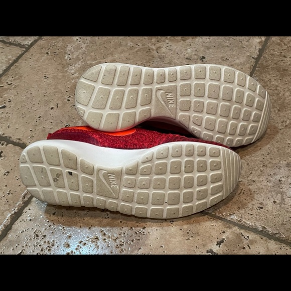 Nike ladies Roshe - Picture 3 of 4